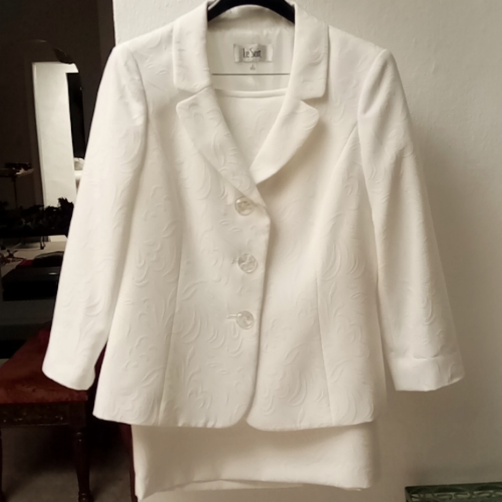 Le Suit Skirt Suit